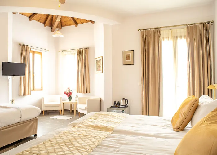 Lagou Raxi Country فندق Platanés