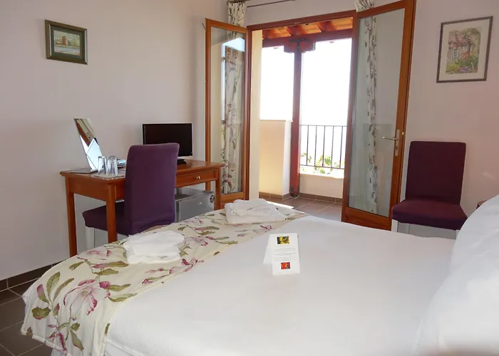 Lagou Raxi Country Platanés