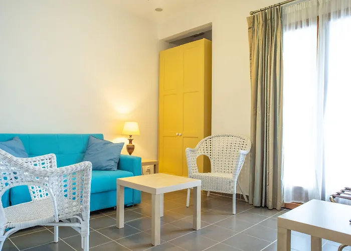 Lagou Raxi Country 3* Platanés